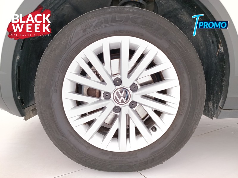 8 - Volkswagen T-Roc 1.0 tsi life 110cv