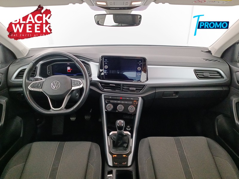 11 - Volkswagen T-Roc 1.0 tsi life 110cv