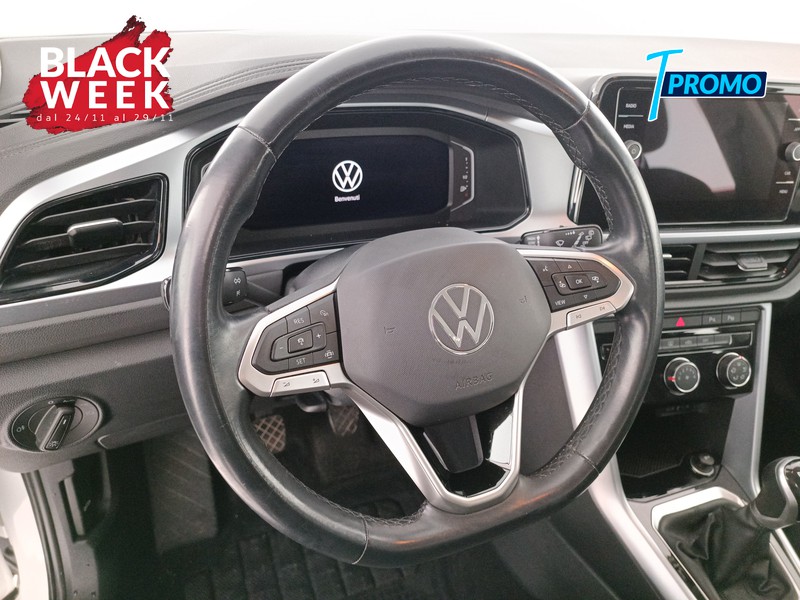 12 - Volkswagen T-Roc 1.0 tsi life 110cv