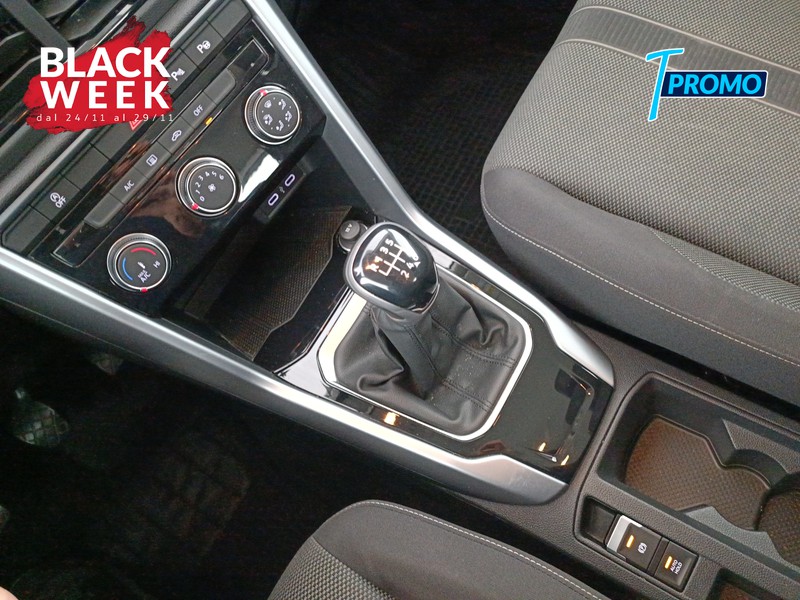 16 - Volkswagen T-Roc 1.0 tsi life 110cv