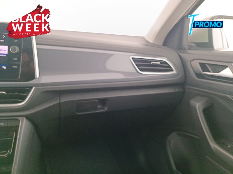 17 - Volkswagen T-Roc 1.5 tsi style dsg