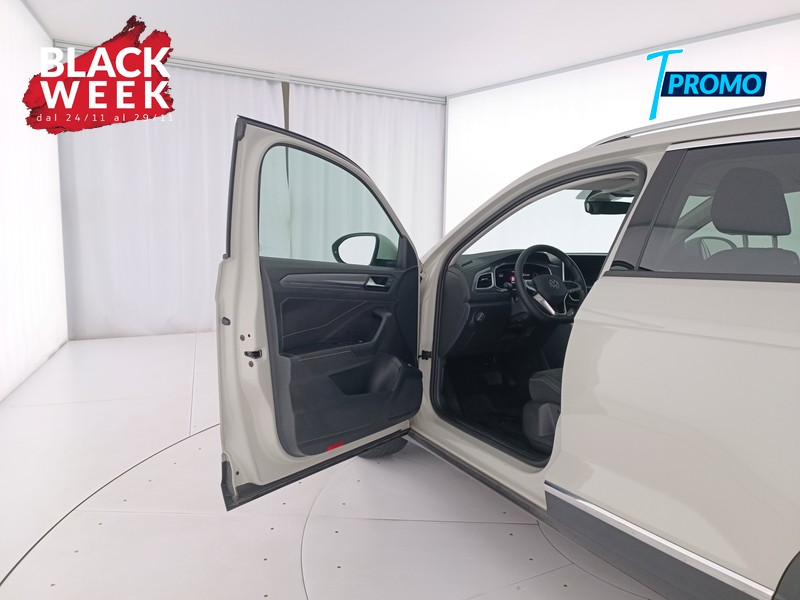 18 - Volkswagen T-Roc 1.5 tsi style dsg