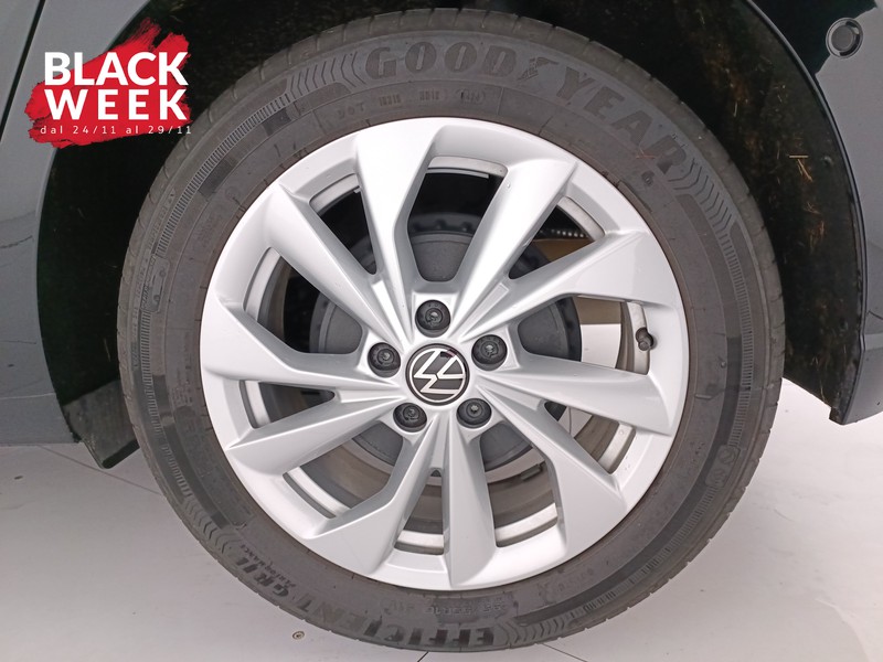 8 - Volkswagen Polo 1.0 tsi style 95cv