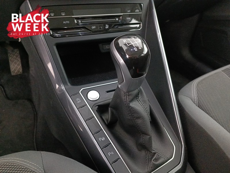 16 - Volkswagen Polo 1.0 tsi style 95cv