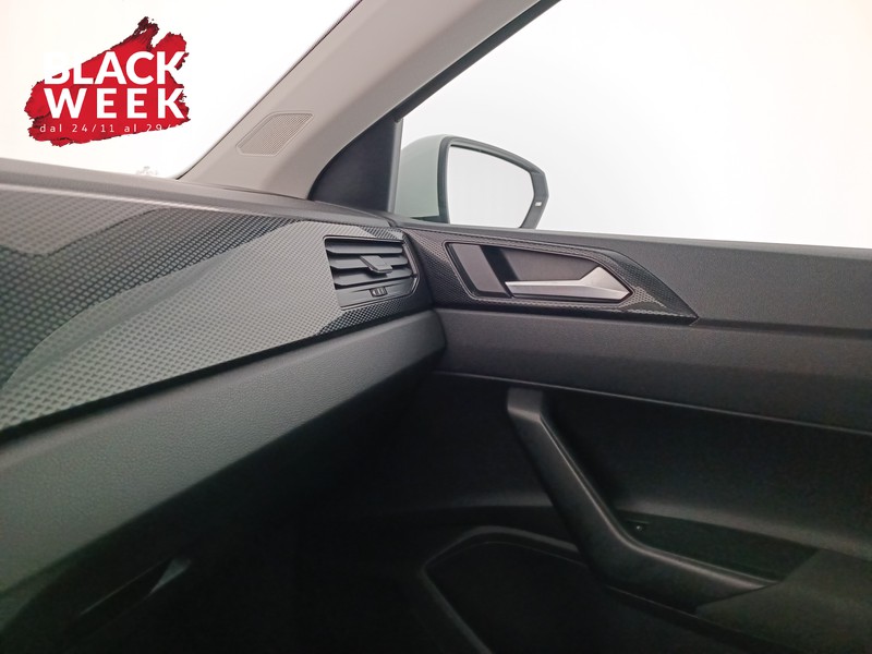 17 - Volkswagen Polo 1.0 tsi life 95cv