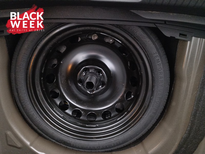 22 - Volkswagen Taigo 1.0 tsi life 95cv