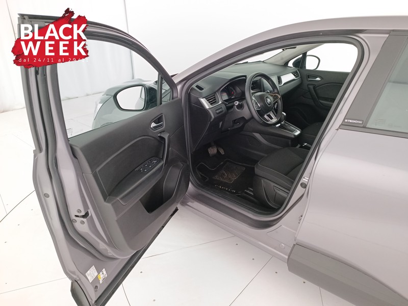 18 - Renault Captur 1.6 e-tech hybrid zen 145cv auto
