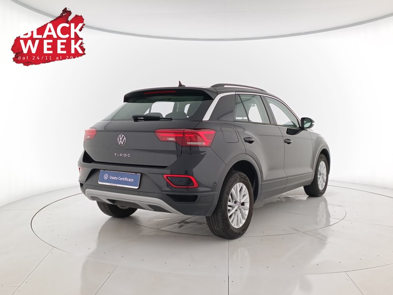 4 - Volkswagen T-Roc 1.0 tsi life 110cv