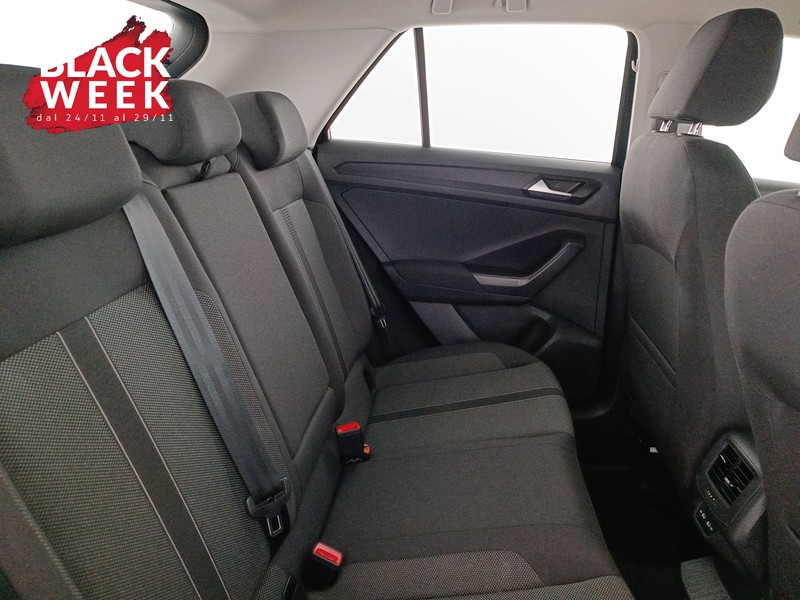 9 - Volkswagen T-Roc 1.0 tsi life 110cv