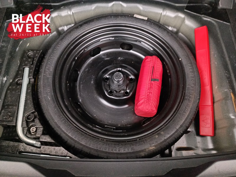 22 - Volkswagen T-Roc 1.0 tsi life 110cv