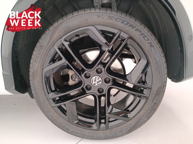 8 - Volkswagen Tiguan 1.5 etsi r-line 150cv dsg