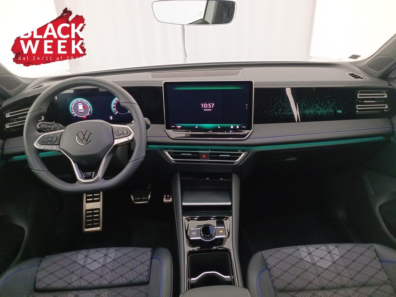 11 - Volkswagen Tiguan 1.5 etsi r-line 150cv dsg