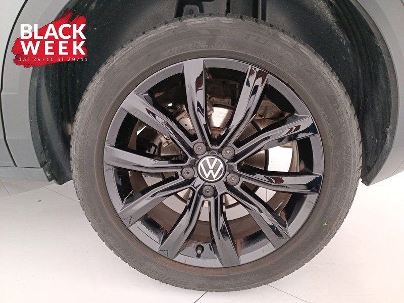 8 - Volkswagen T-Roc 1.0 tsi life 110cv