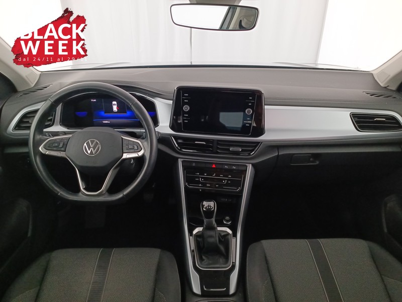 11 - Volkswagen T-Roc 1.0 tsi life 110cv