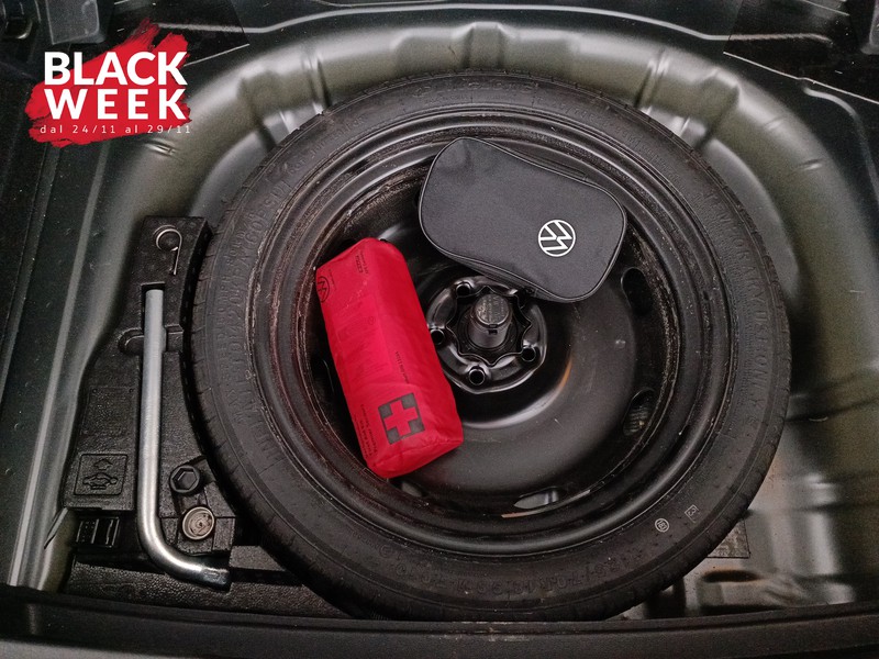 22 - Volkswagen T-Roc 1.0 tsi life 110cv