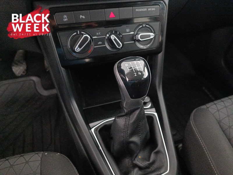 16 - Volkswagen T-Cross 1.0 tsi style 110cv