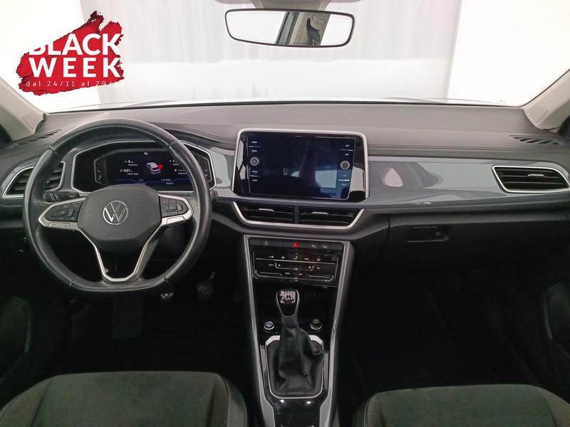 11 - Volkswagen T-Roc 1.0 tsi style 110cv