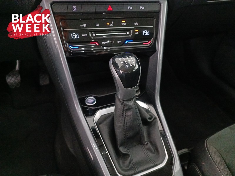 15 - Volkswagen T-Roc 1.0 tsi style 110cv