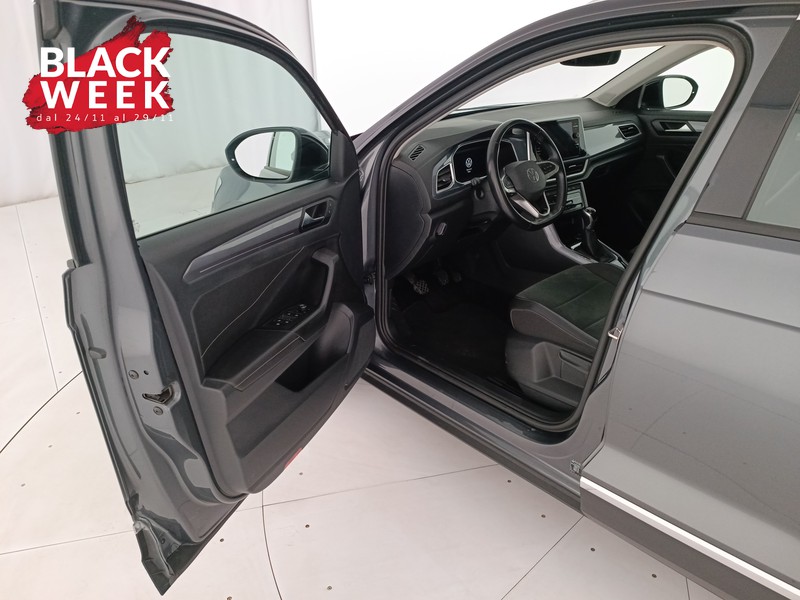 18 - Volkswagen T-Roc 1.0 tsi style 110cv