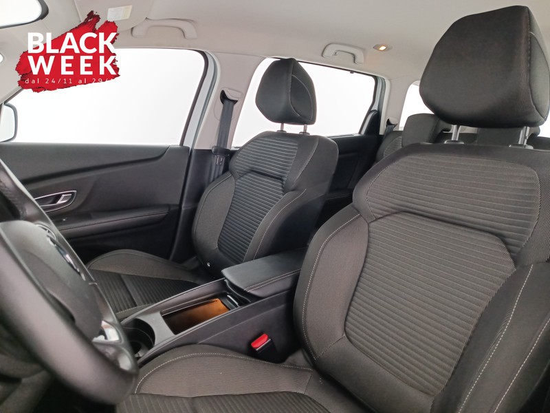 16 - Renault Grand Scénic grand 1.7 blue dci initiale paris 150cv