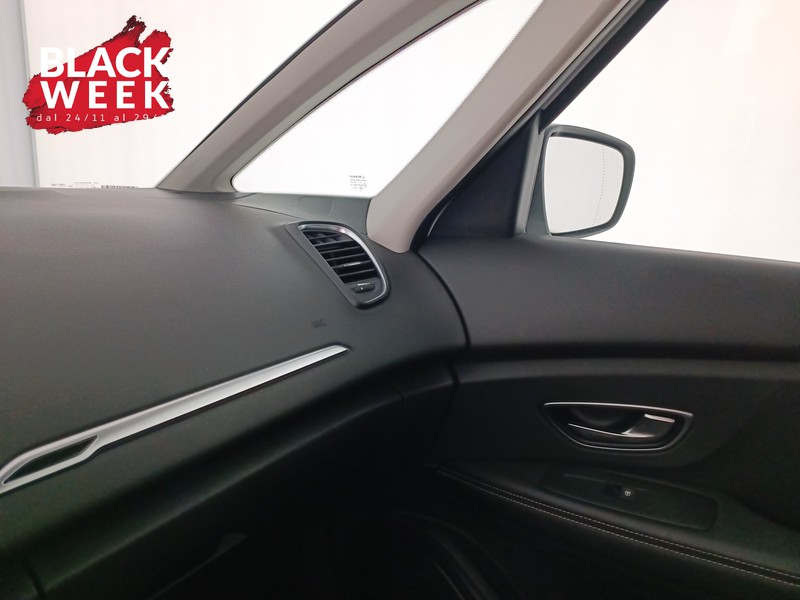 18 - Renault Grand Scénic grand 1.7 blue dci initiale paris 150cv