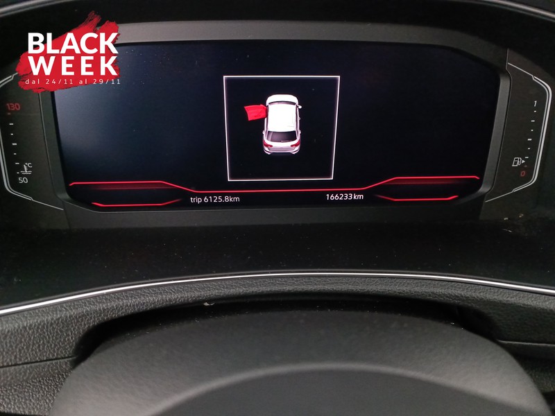 13 - Volkswagen T-Roc 1.6 tdi advanced