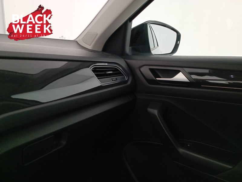 17 - Volkswagen T-Roc 1.6 tdi advanced