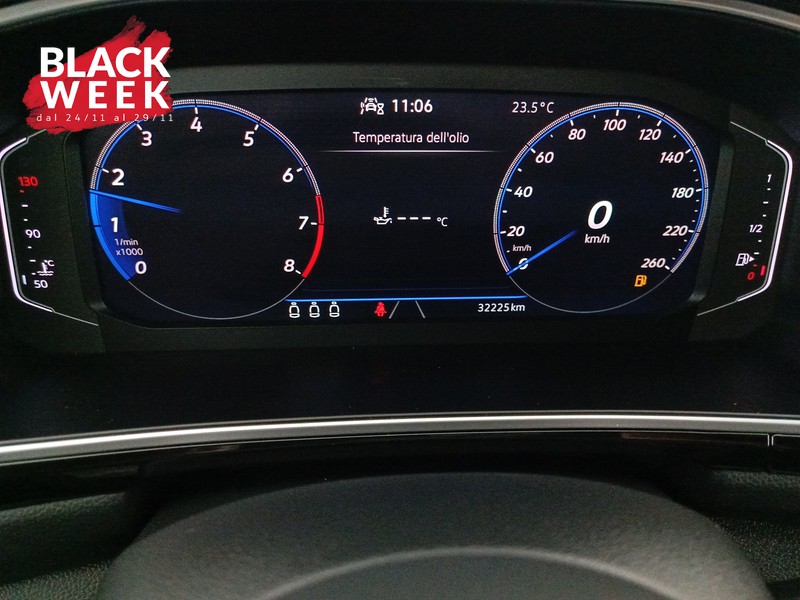 13 - Volkswagen T-Roc 1.0 tsi r-line 110cv