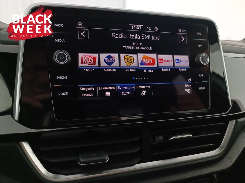 14 - Volkswagen T-Roc 1.0 tsi r-line 110cv