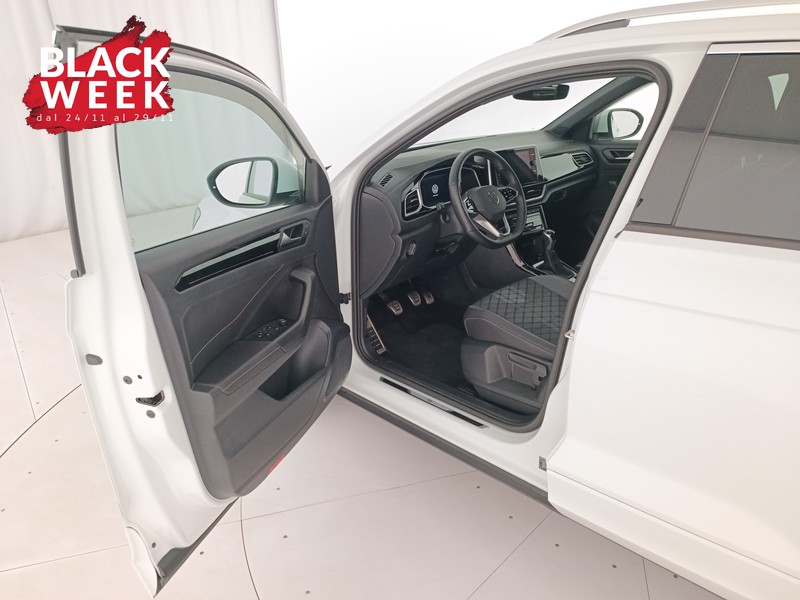 18 - Volkswagen T-Roc 1.0 tsi r-line 110cv