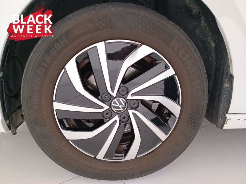 8 - Volkswagen Polo 1.0 evo life 80cv