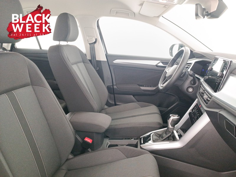 10 - Volkswagen T-Roc 1.5 tsi life dsg