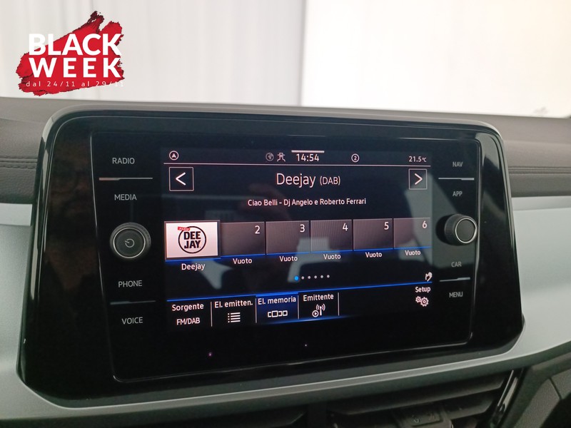 14 - Volkswagen T-Roc 1.5 tsi life dsg