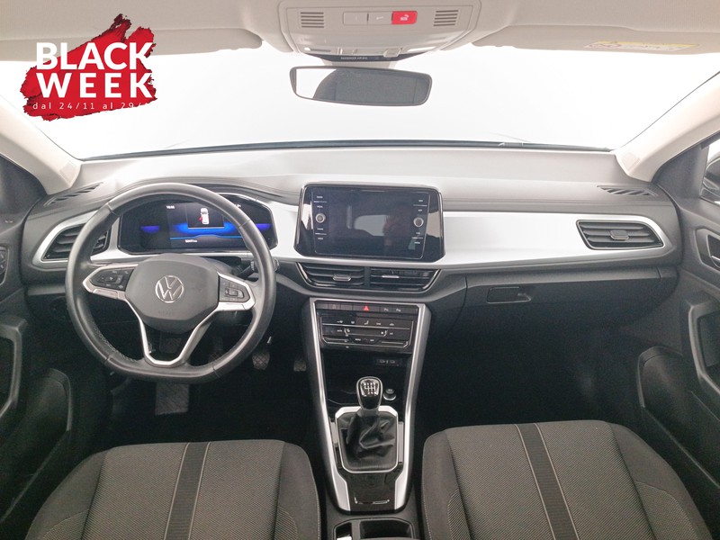 11 - Volkswagen T-Roc 1.0 tsi life 110cv