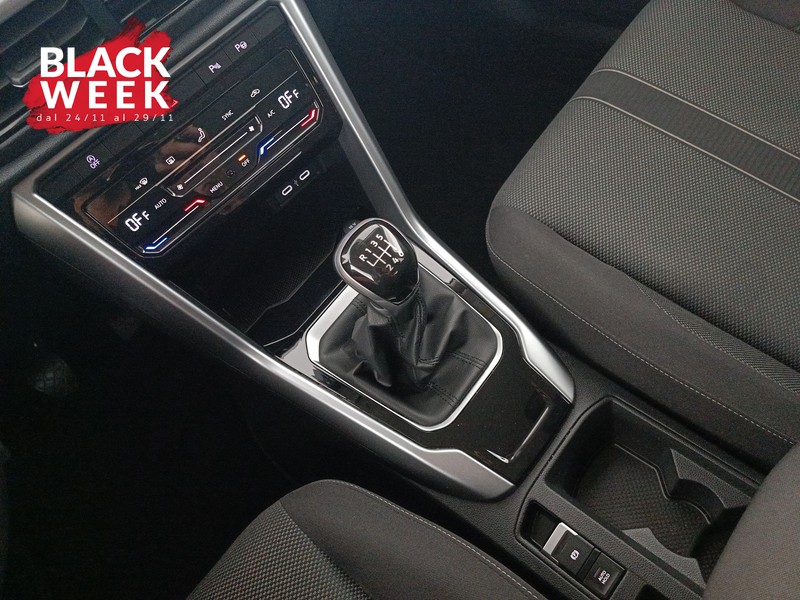 15 - Volkswagen T-Roc 1.0 tsi life 110cv