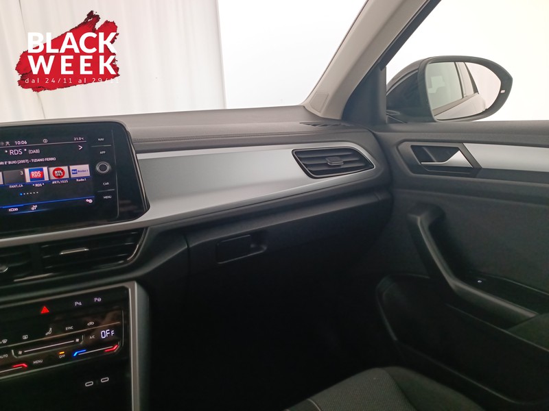 16 - Volkswagen T-Roc 1.0 tsi life 110cv