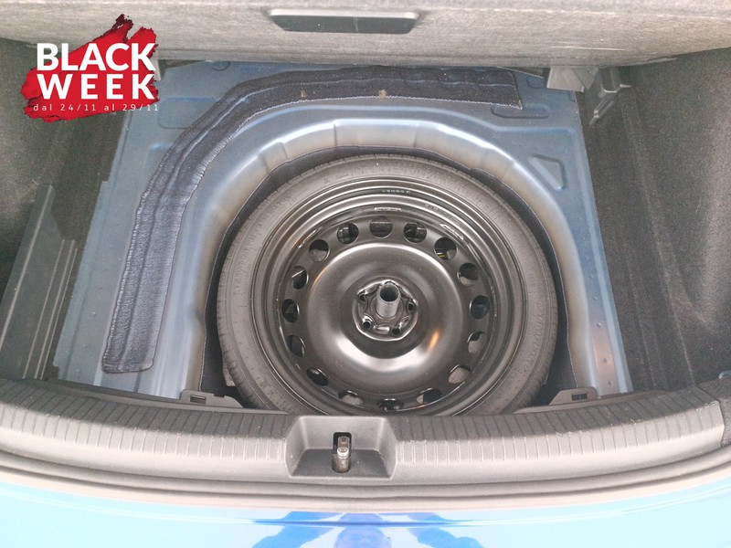 22 - Volkswagen Taigo 1.0 tsi life 110cv