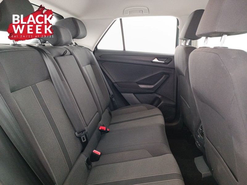 9 - Volkswagen T-Roc 1.0 tsi life 110cv