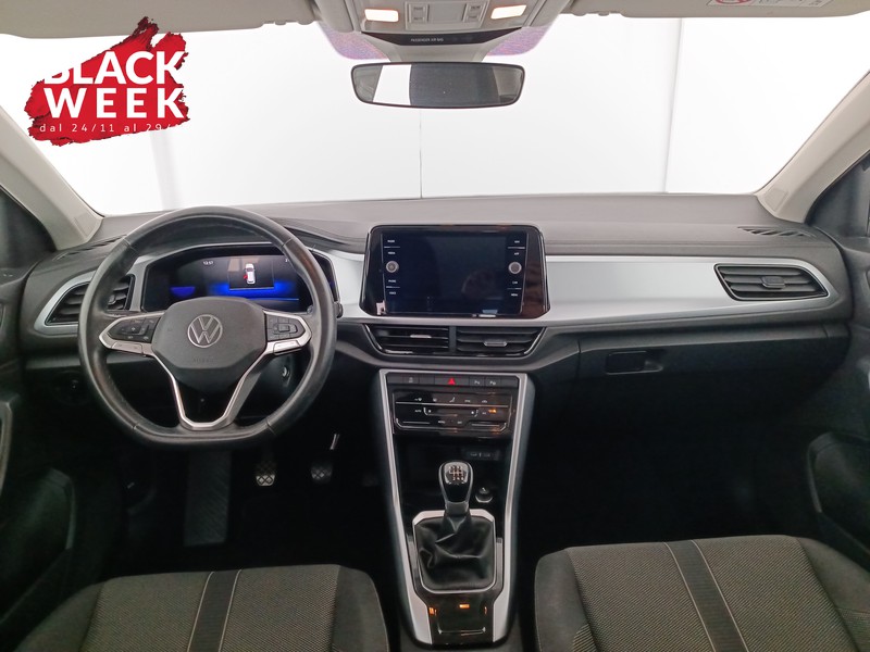 11 - Volkswagen T-Roc 1.0 tsi life 110cv