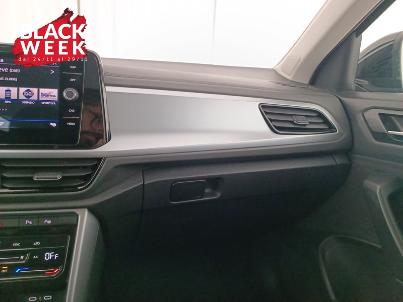 17 - Volkswagen T-Roc 1.0 tsi life 110cv