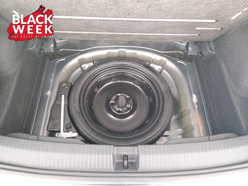 22 - Volkswagen T-Roc 1.0 tsi life 110cv