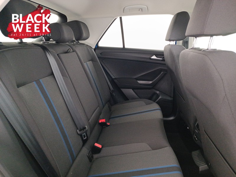 9 - Volkswagen T-Roc 1.0 tsi style 110cv