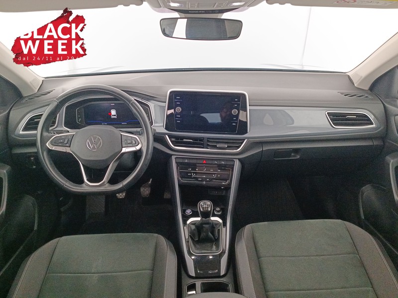 11 - Volkswagen T-Roc 1.0 tsi style 110cv