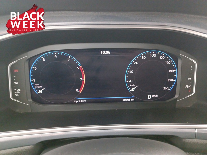 13 - Volkswagen T-Roc 1.0 tsi style 110cv