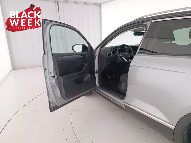 18 - Volkswagen T-Roc 1.0 tsi style 110cv