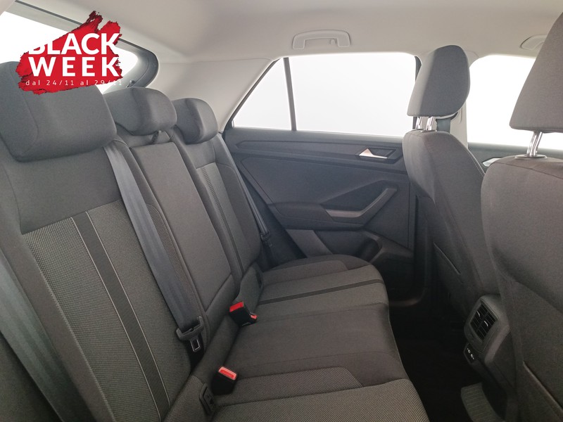 9 - Volkswagen T-Roc 1.0 tsi life 110cv