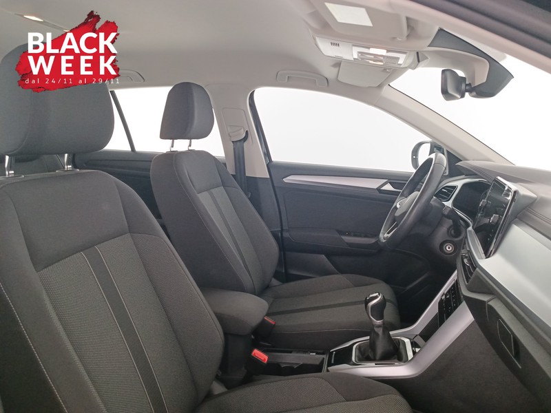 10 - Volkswagen T-Roc 1.0 tsi life 110cv