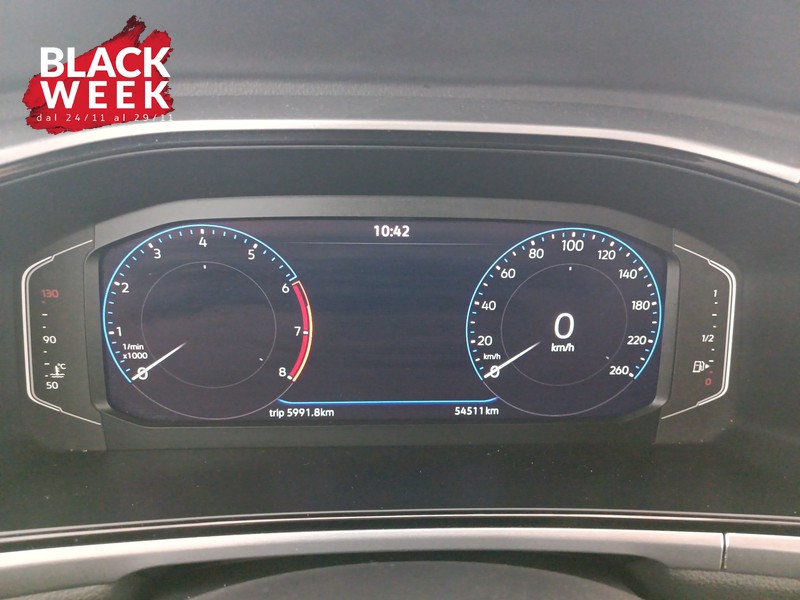 13 - Volkswagen T-Roc 1.0 tsi life 110cv