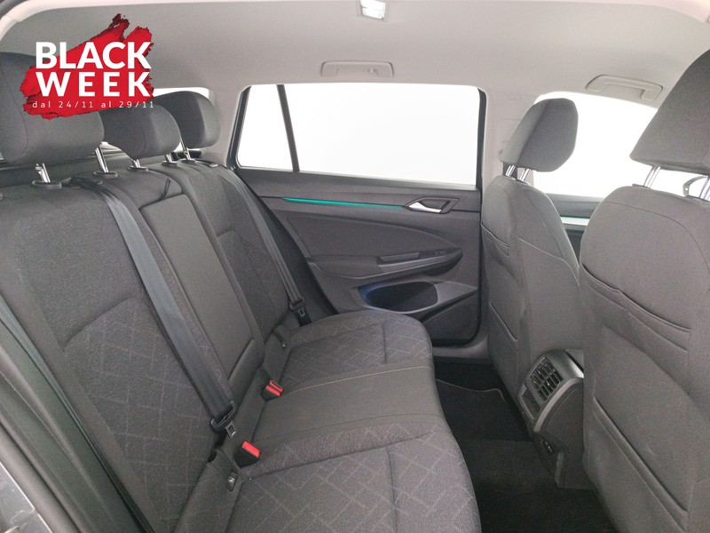 9 - Volkswagen Golf variant 1.0 etsi evo life 110cv dsg