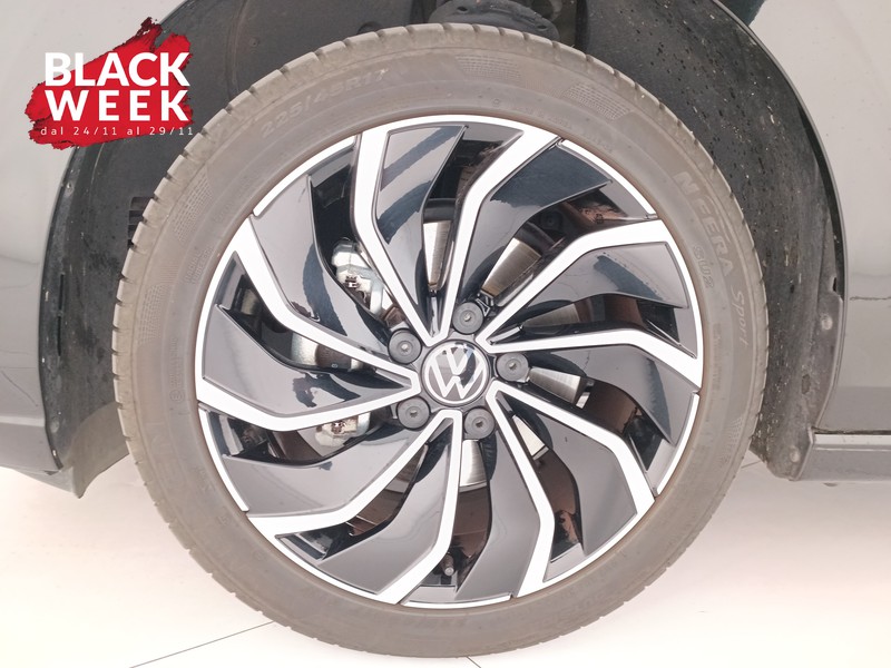 8 - Volkswagen Golf 1.0 etsi evo life 110cv dsg